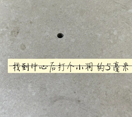 昆都仑瓷砖空鼓维修公司专业解答在瓷砖铺贴过程中，如果砂料搅拌不均匀，将会带来以下问题